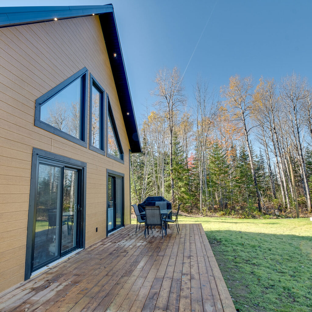 Batitech Chalet Suisse sur dalle terrasse / Swiss-style chalet on a slab