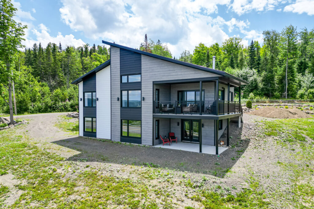 Batitech maison prefabriquee urbaine 2 terrasses / Urban prefabricated home with two terraces