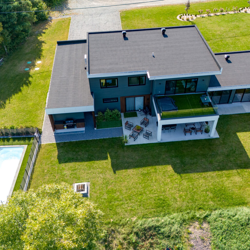 Batitech Maison Unifamiliale Urbaine Prefabriquee Toiture / Urban Single-Family Prefabricated Home Roof