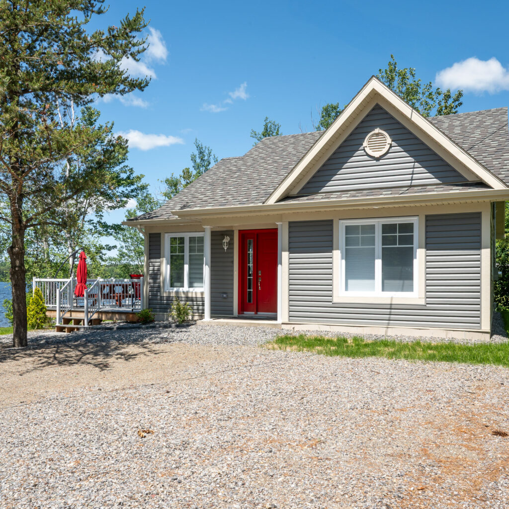 Chalet unifamilial de style canadien
