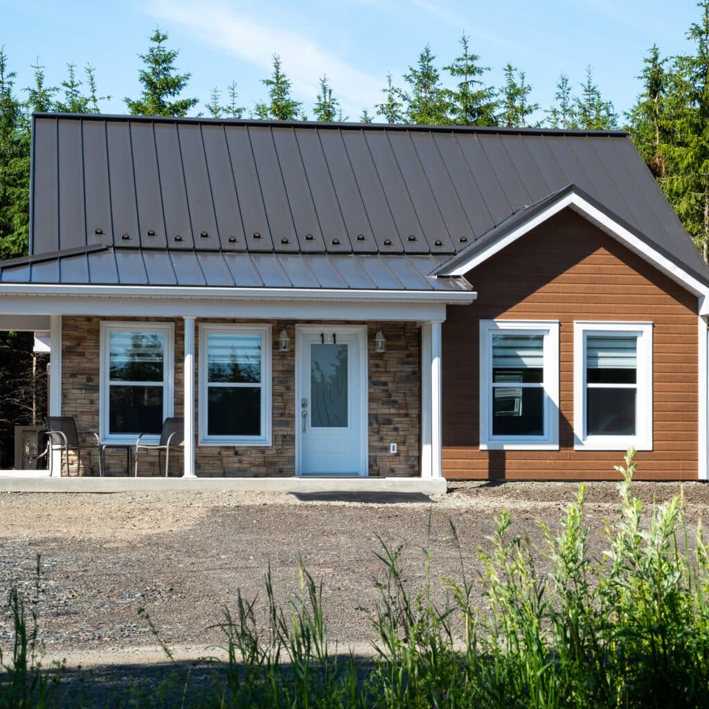 Batitech | Prefabricated Contemporary Single-Family Home | a residence unifamiliale contemporaine prefabriquee 1