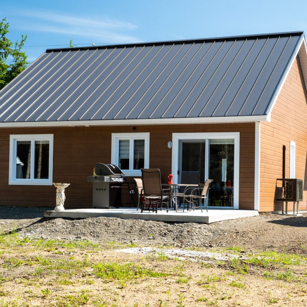 Batitech | Prefabricated Contemporary Single-Family Home | a residence unifamiliale contemporaine prefabriquee 3
