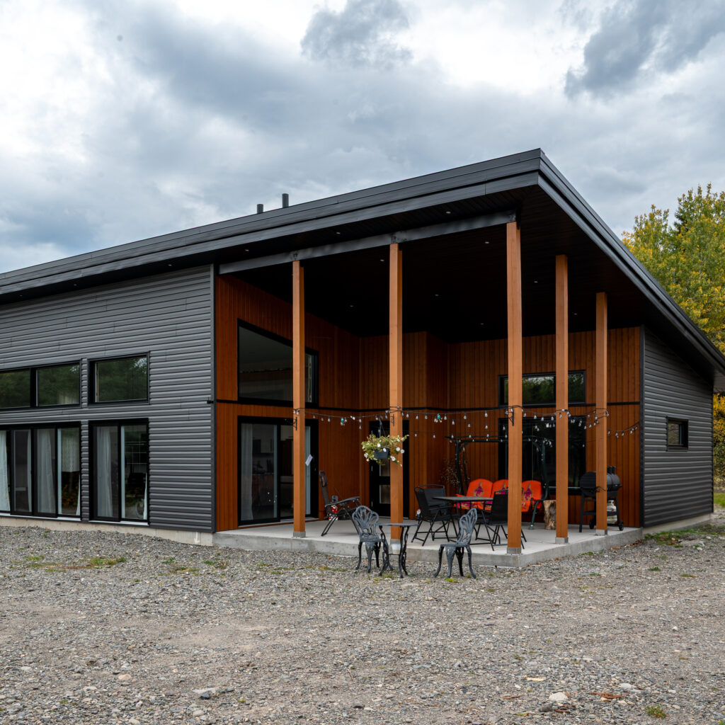 R&eacute;sidence unifamiliale contemporaine sur mesure