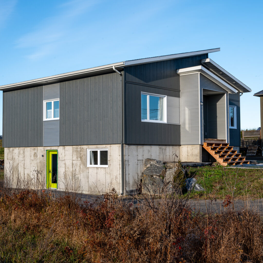 R&eacute;sidence unifamiliale urbaine pr&eacute;fabriqu&eacute;e